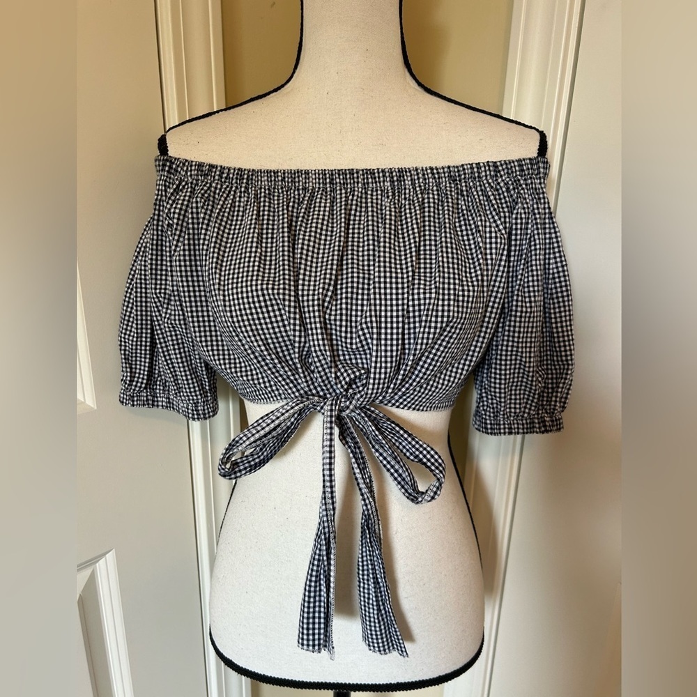 Gingham Off-Shoulder Tie-Front plaid crop Top